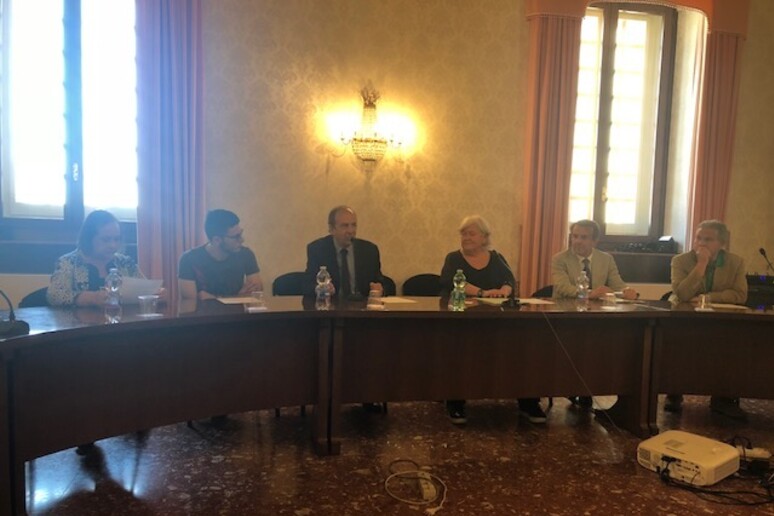 - RIPRODUZIONE RISERVATA