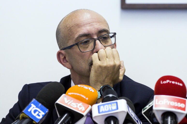 - RIPRODUZIONE RISERVATA