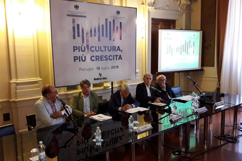 - RIPRODUZIONE RISERVATA
