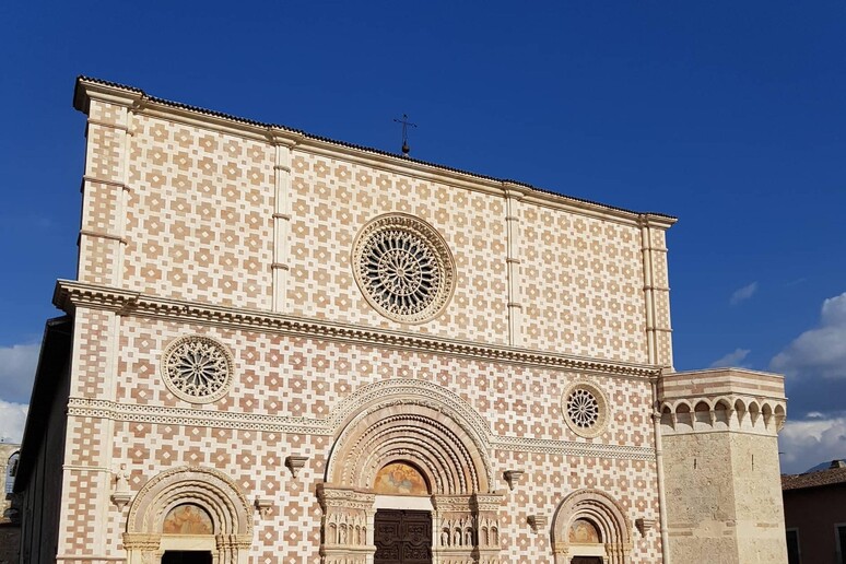 - RIPRODUZIONE RISERVATA