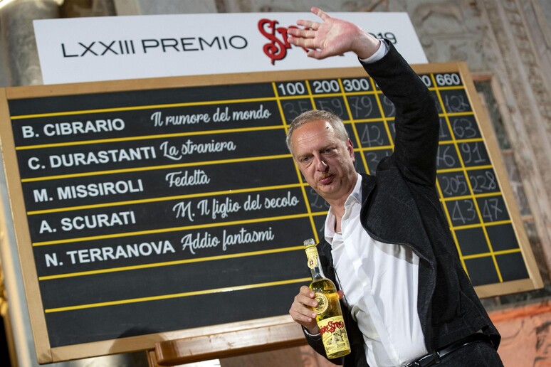 - RIPRODUZIONE RISERVATA
