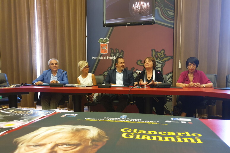 - RIPRODUZIONE RISERVATA