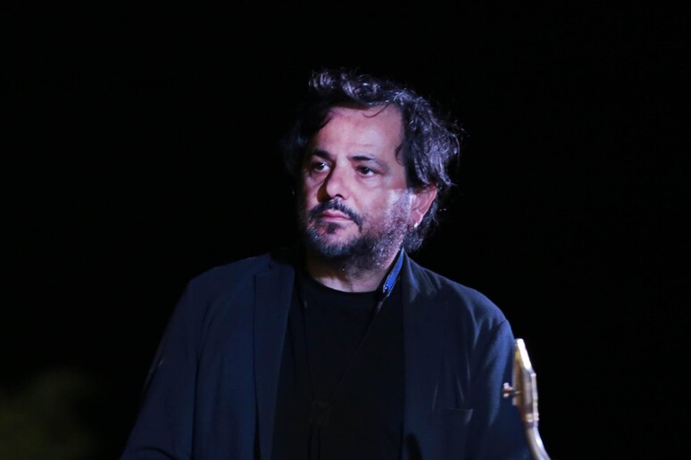 - RIPRODUZIONE RISERVATA