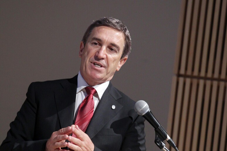 - RIPRODUZIONE RISERVATA