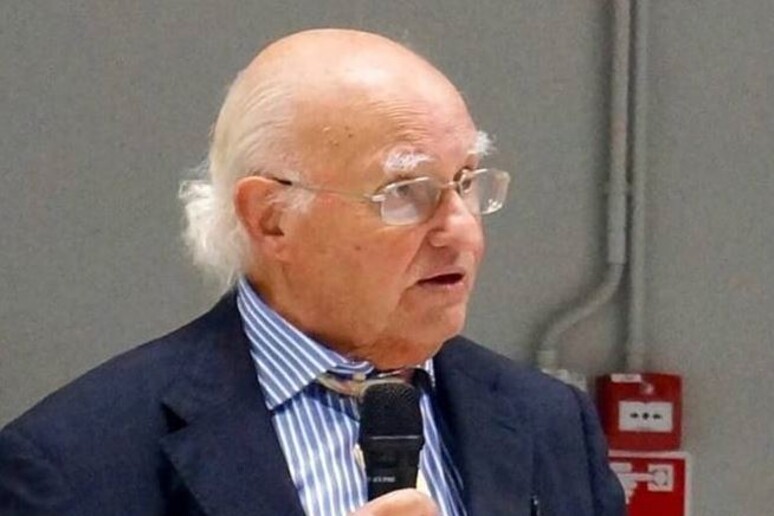 - RIPRODUZIONE RISERVATA