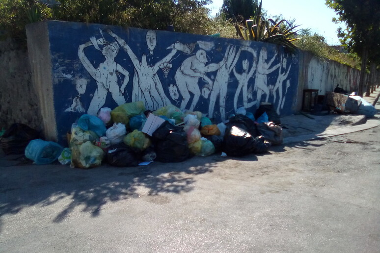 - RIPRODUZIONE RISERVATA