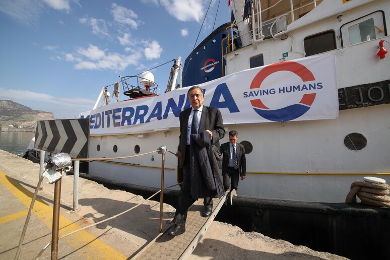 - RIPRODUZIONE RISERVATA