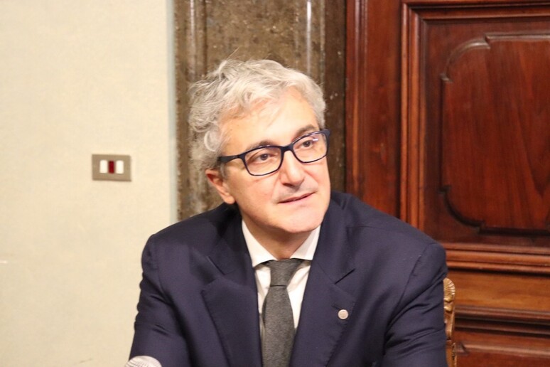 - RIPRODUZIONE RISERVATA