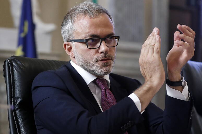 - RIPRODUZIONE RISERVATA