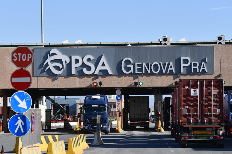 - RIPRODUZIONE RISERVATA