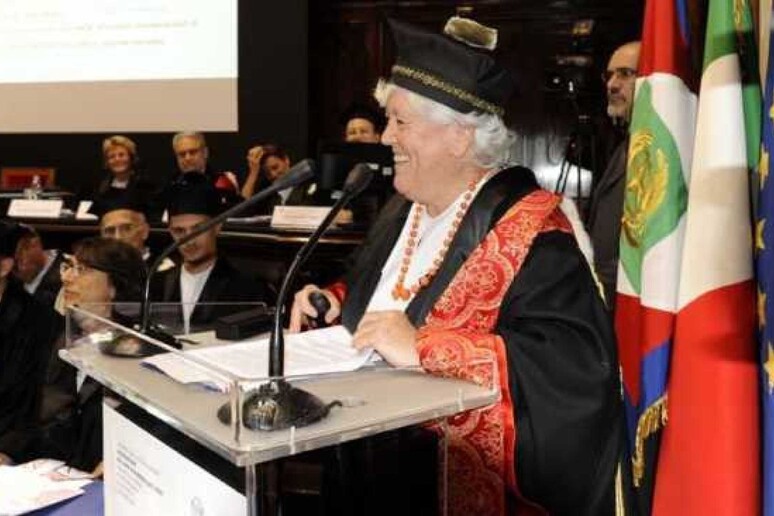 - RIPRODUZIONE RISERVATA