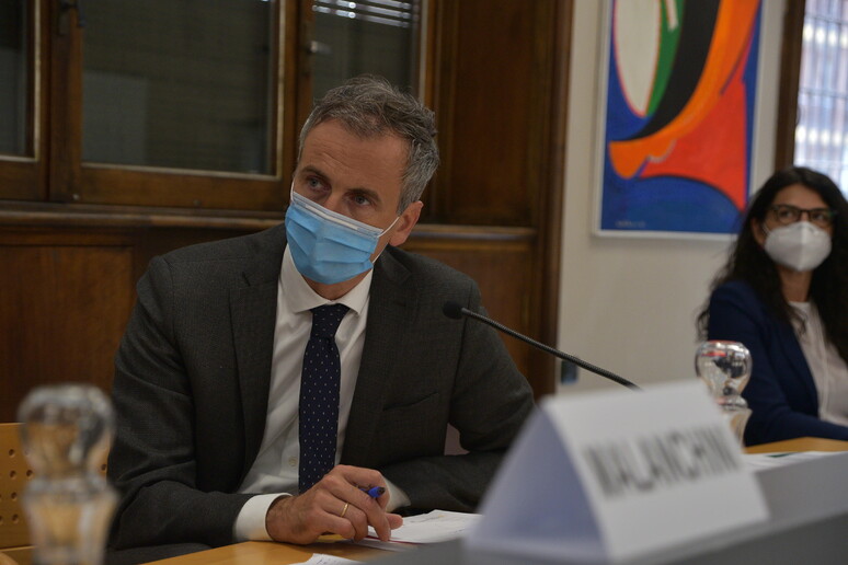 - RIPRODUZIONE RISERVATA