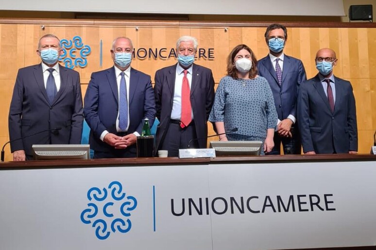 - RIPRODUZIONE RISERVATA