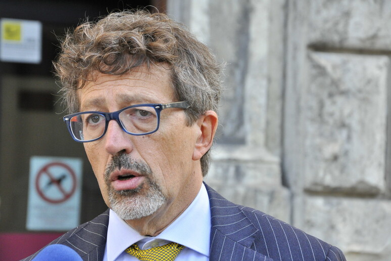 - RIPRODUZIONE RISERVATA