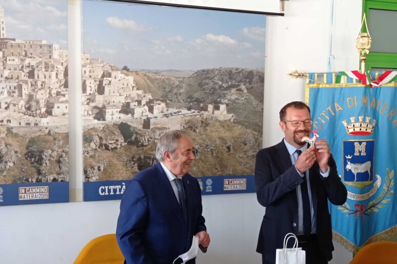 - RIPRODUZIONE RISERVATA