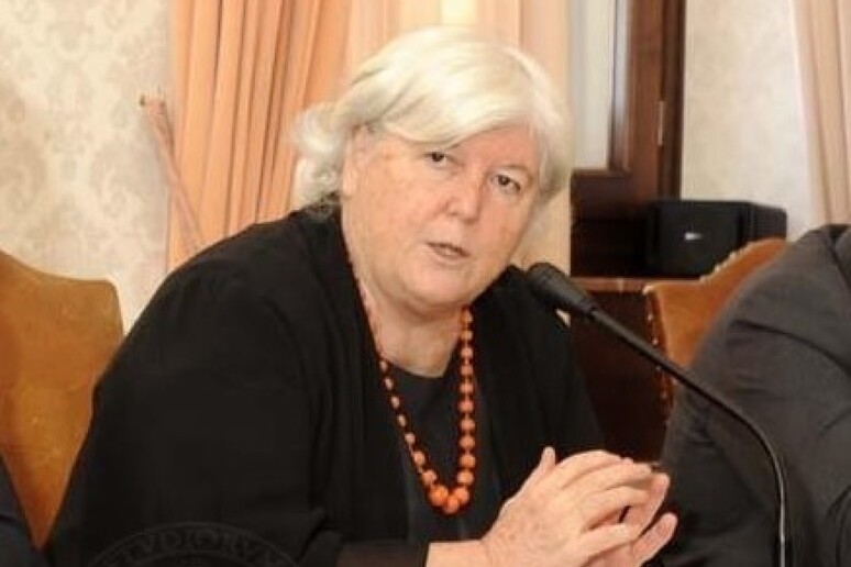 - RIPRODUZIONE RISERVATA