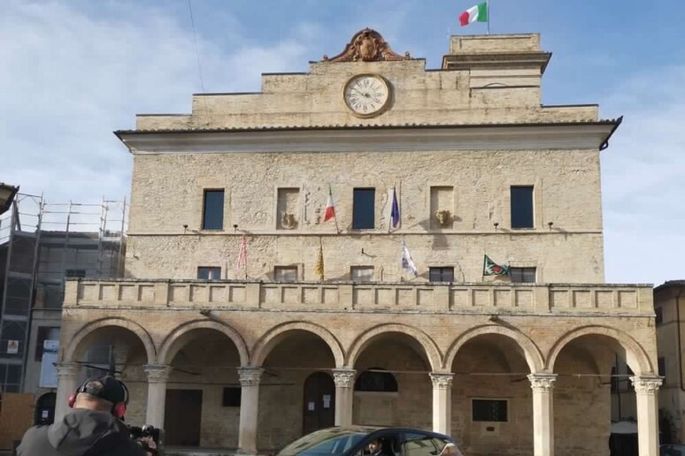 - RIPRODUZIONE RISERVATA