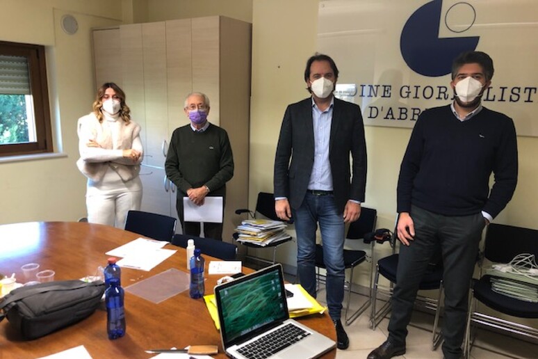 - RIPRODUZIONE RISERVATA