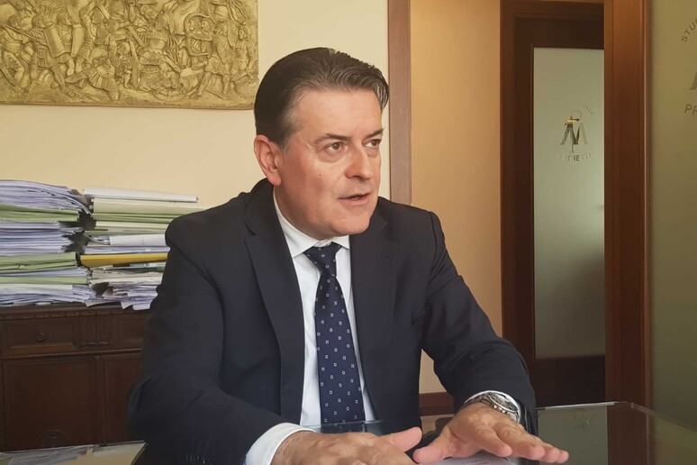 - RIPRODUZIONE RISERVATA