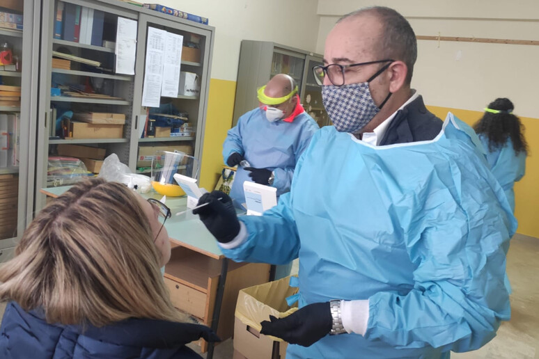 - RIPRODUZIONE RISERVATA