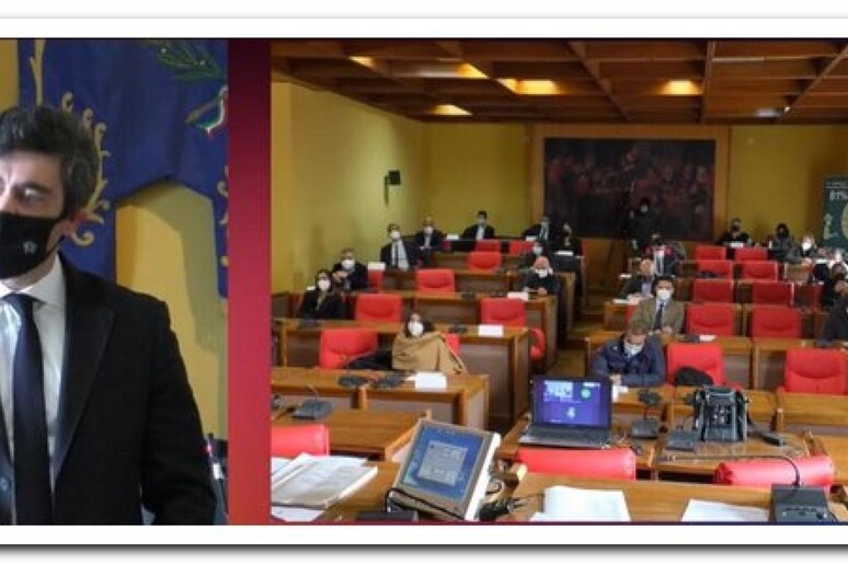 - RIPRODUZIONE RISERVATA