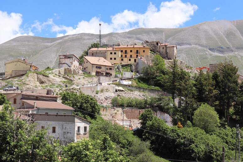 - RIPRODUZIONE RISERVATA