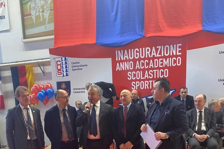 - RIPRODUZIONE RISERVATA