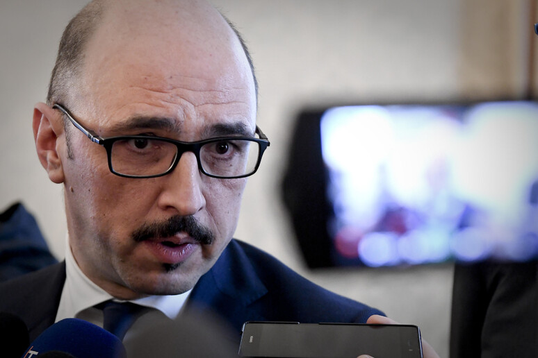 - RIPRODUZIONE RISERVATA