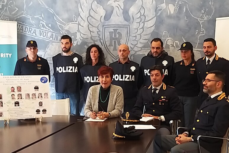 - RIPRODUZIONE RISERVATA