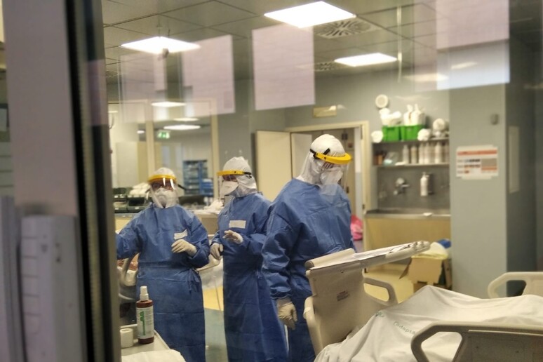 - RIPRODUZIONE RISERVATA