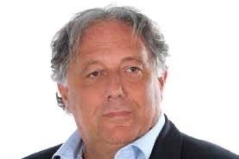 - RIPRODUZIONE RISERVATA