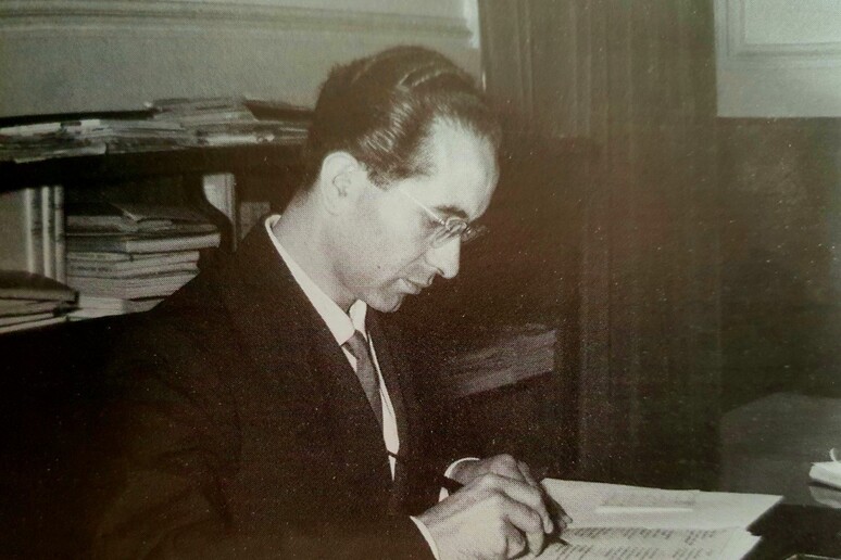 - RIPRODUZIONE RISERVATA