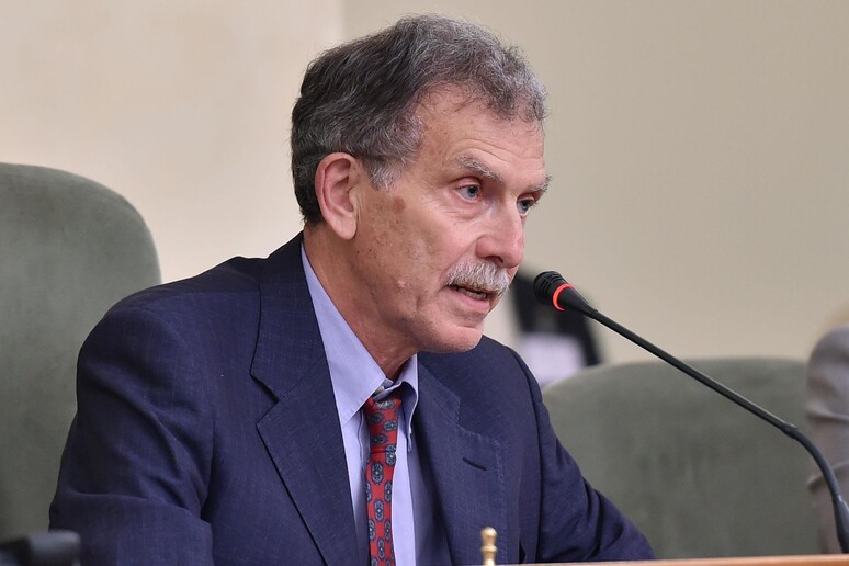 - RIPRODUZIONE RISERVATA