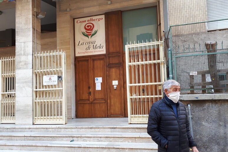 - RIPRODUZIONE RISERVATA