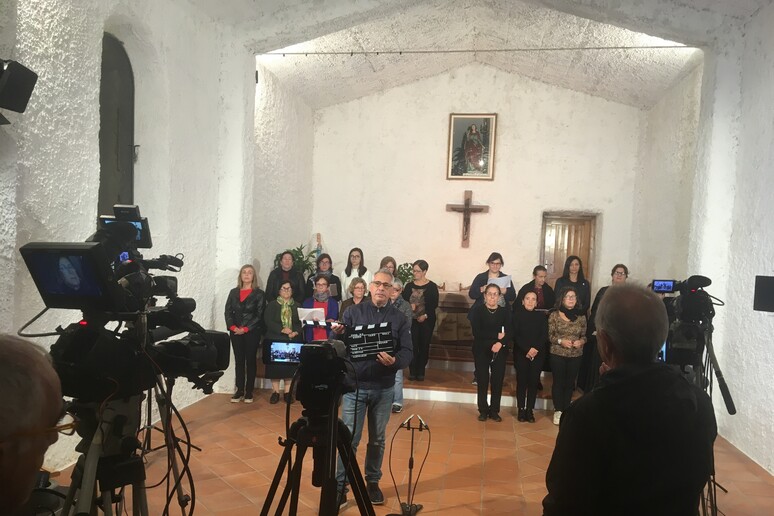 - RIPRODUZIONE RISERVATA