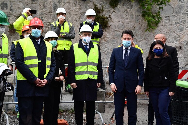 Ponte: premier Conte a inaugurazione nuovo ponte di Genova - RIPRODUZIONE RISERVATA