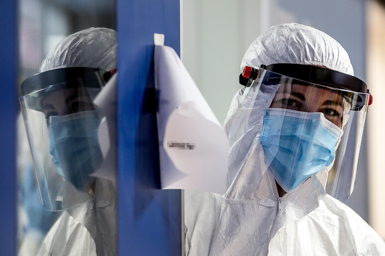- RIPRODUZIONE RISERVATA