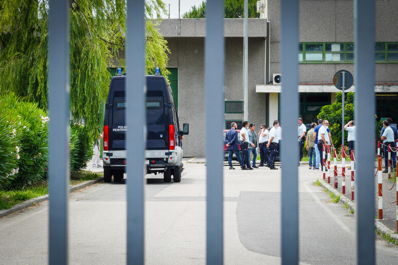 - RIPRODUZIONE RISERVATA