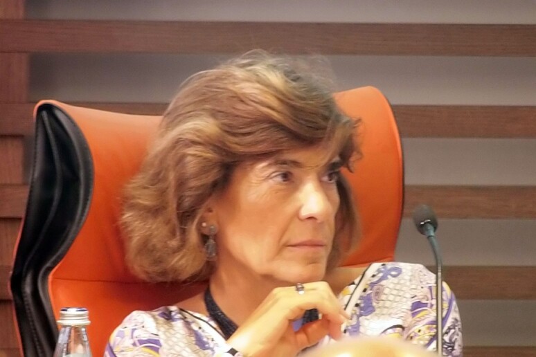 - RIPRODUZIONE RISERVATA
