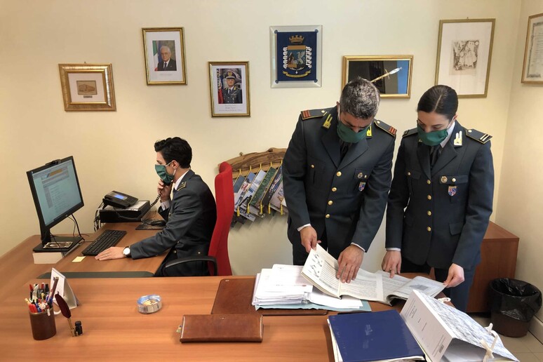 - RIPRODUZIONE RISERVATA