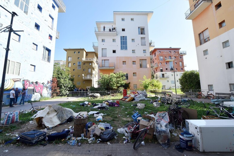 - RIPRODUZIONE RISERVATA