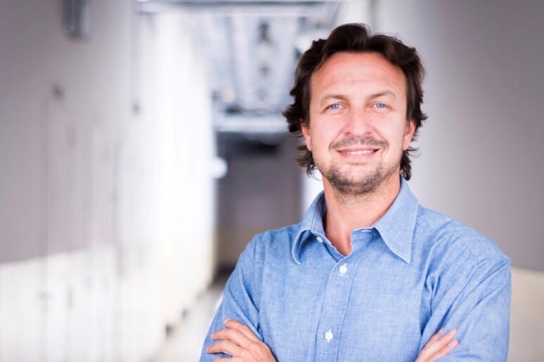 - RIPRODUZIONE RISERVATA