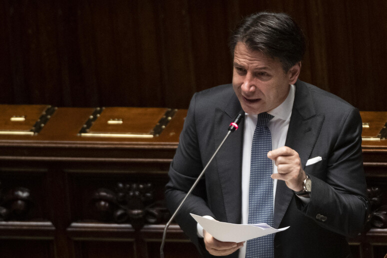 - RIPRODUZIONE RISERVATA