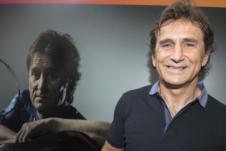Il campione paralimpico Alex Zanardi - RIPRODUZIONE RISERVATA