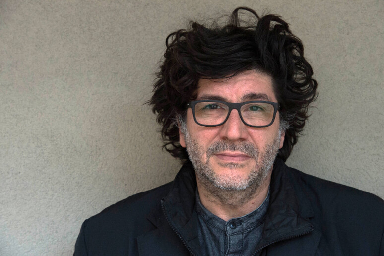 - RIPRODUZIONE RISERVATA