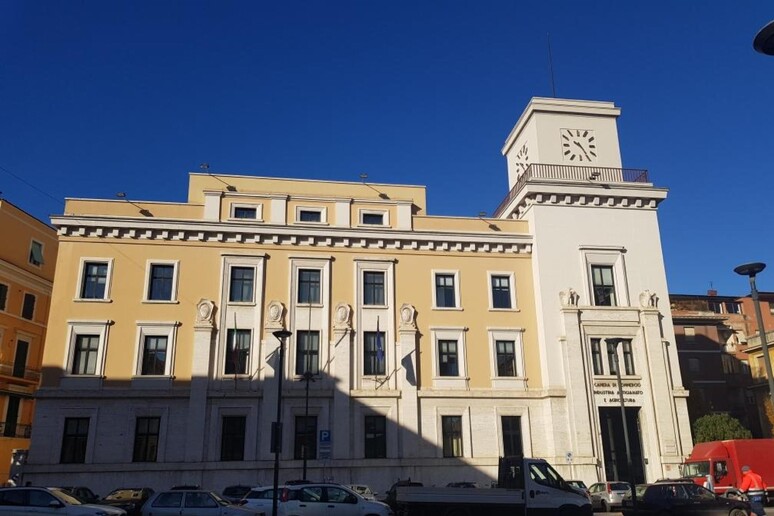 - RIPRODUZIONE RISERVATA