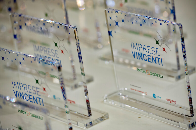 - RIPRODUZIONE RISERVATA