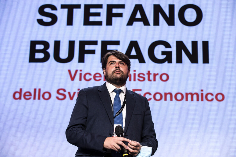 - RIPRODUZIONE RISERVATA