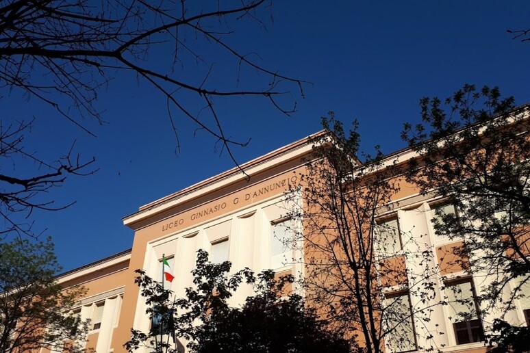 - RIPRODUZIONE RISERVATA