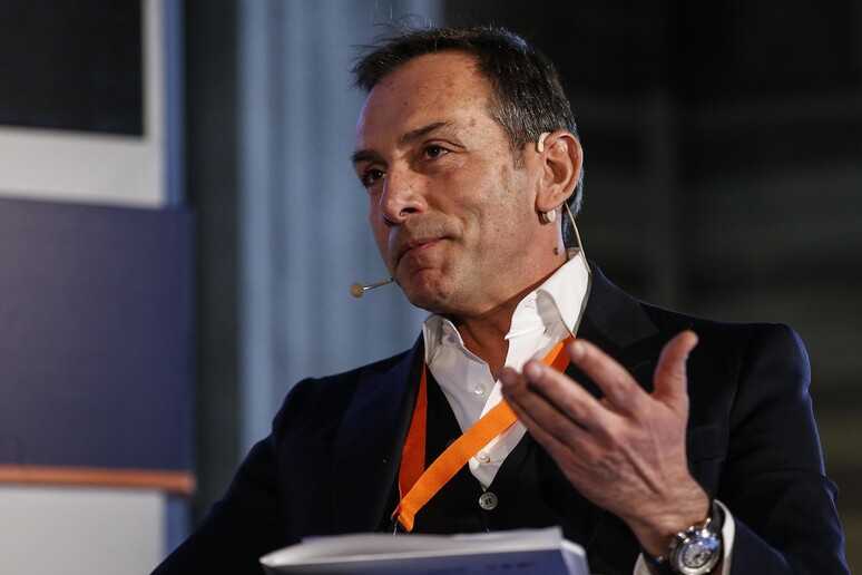 - RIPRODUZIONE RISERVATA